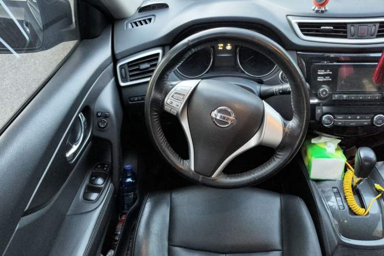 Used Nissan X-Trail 2014 2.0L CVT Comfort Edition 2WD Steering Wheel
