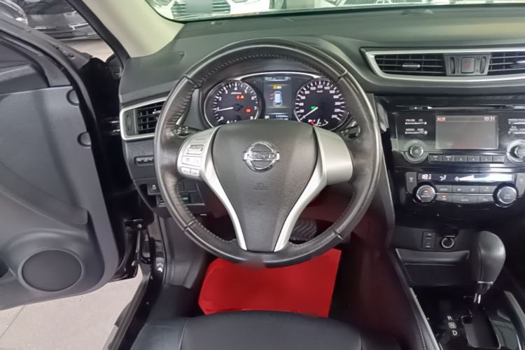 Used Nissan X-Trail 2014 2.0L CVT Comfort Edition 2WD Steering Wheel