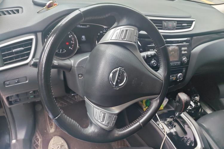 Used Nissan X-Trail 2014 2.5L CVT Luxury Edition 4WD Steering Wheel