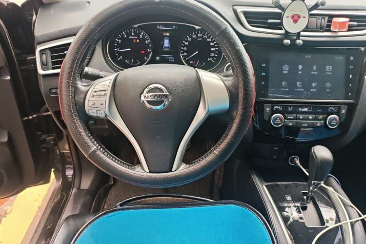 Used Nissan X-Trail 2014 2.0L CVT Comfort Edition 2WD Steering Wheel