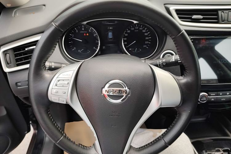 Used Nissan X-Trail 2014 2.0L CVT Comfort Edition 2WD Steering Wheel