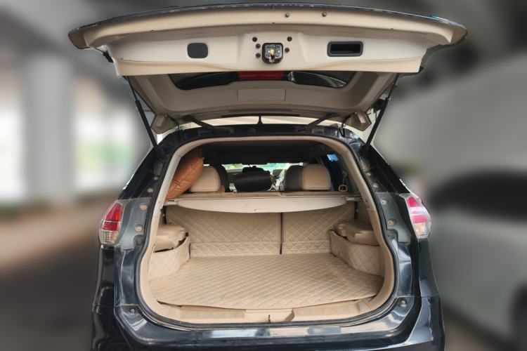 Used Nissan X-Trail 2014 2.0L CVT Comfort Edition 2WD Trunk