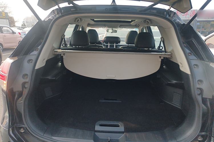 Used Nissan X-Trail 2014 2.0L CVT Comfort Edition 2WD Trunk