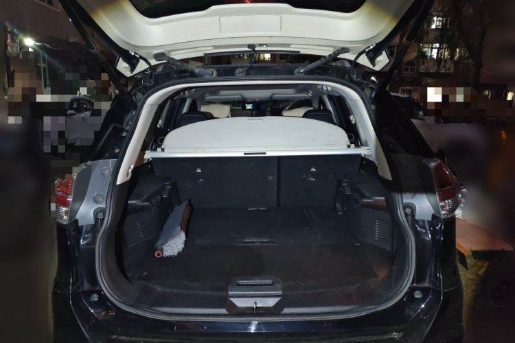 Used Nissan X-Trail 2014 2.5L CVT Luxury Edition 4WD Trunk