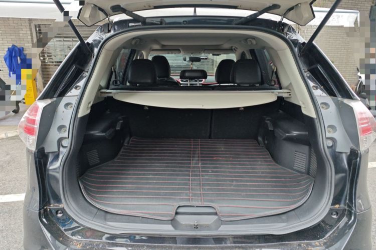 Used Nissan X-Trail 2014 2.5L CVT Leading Edition 4WD Trunk