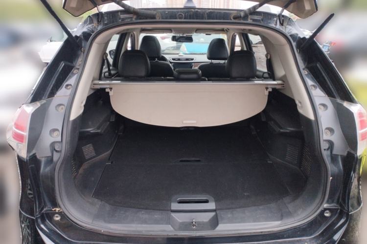 Used Nissan X-Trail 2014 2.0L CVT Comfort Edition 2WD Trunk