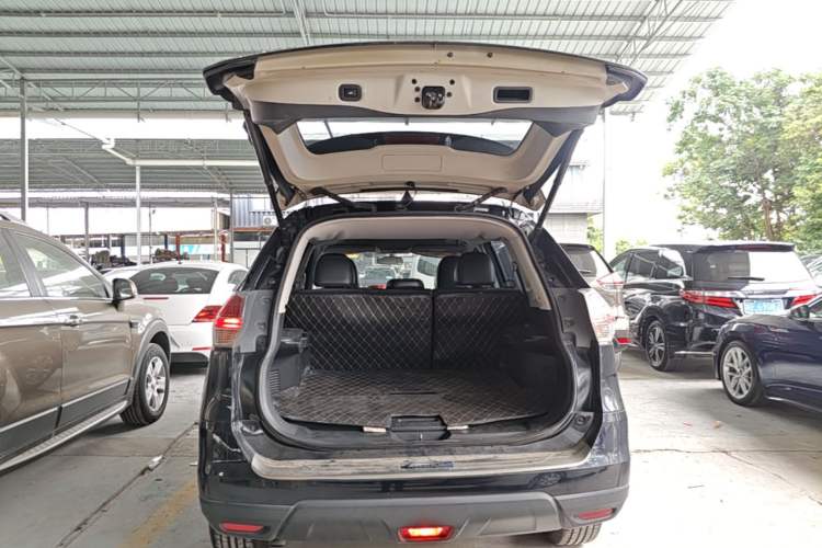 Used Nissan X-Trail 2014 2.5L CVT Luxury Edition 4WD Trunk