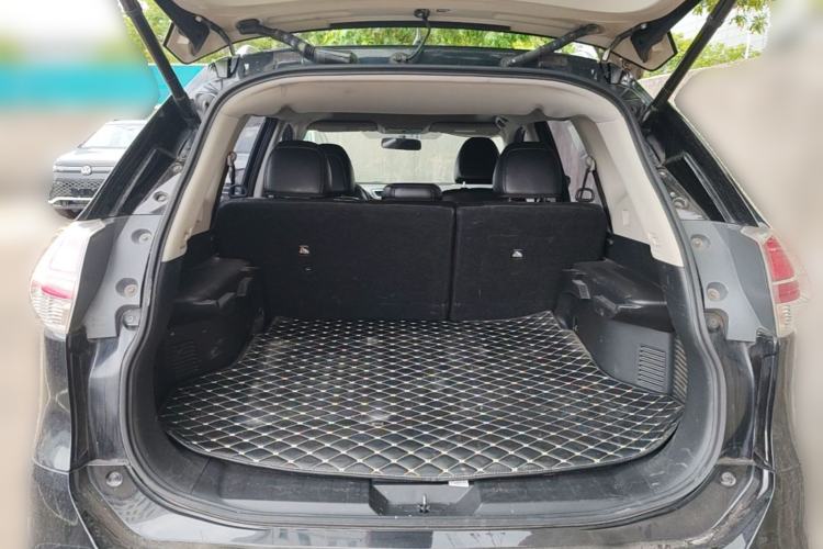 Used Nissan X-Trail 2014 2.5L CVT Luxury Edition 4WD Trunk