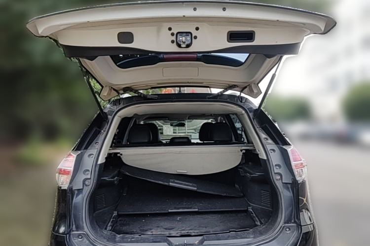 Used Nissan X-Trail 2014 2.0L CVT Comfort Edition 2WD Trunk