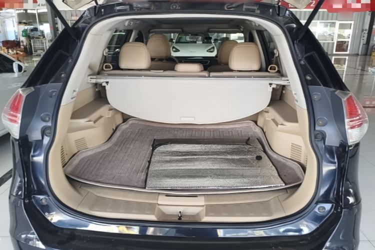 Used Nissan X-Trail 2014 2.0L CVT Comfort Edition 2WD Trunk