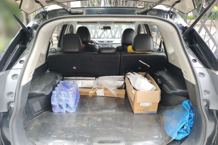 Used Nissan X-Trail 2014 2.5L CVT Leading Edition 4WD Trunk