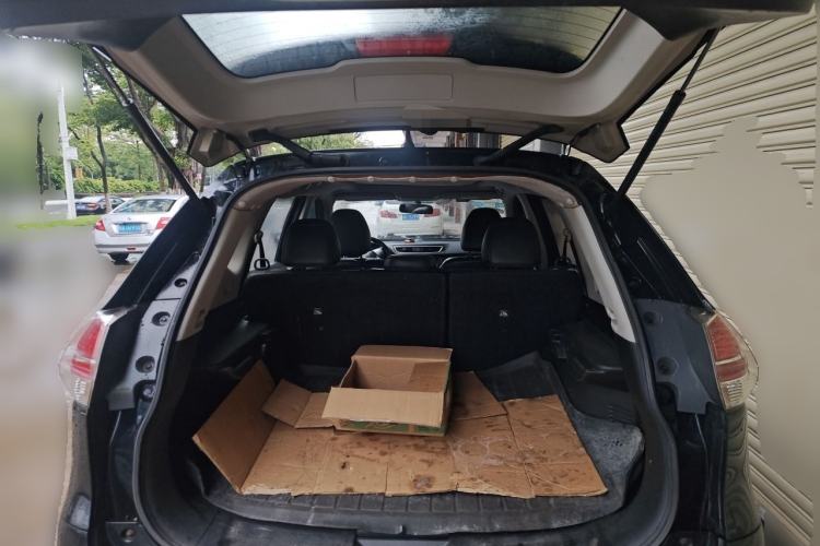 Used Nissan X-Trail 2014 2.0L CVT Comfort Edition 2WD Trunk