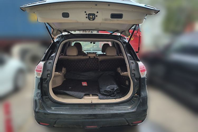 Used Nissan X-Trail 2014 2.5L CVT Leading Edition 4WD Trunk