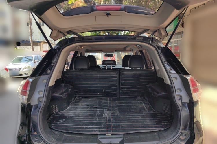 Used Nissan X-Trail 2014 2.0L CVT Comfort Edition 2WD Trunk