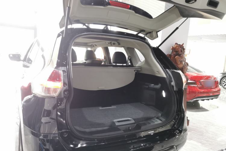 Used Nissan X-Trail 2014 2.0L CVT Smart Edition 2WD Trunk