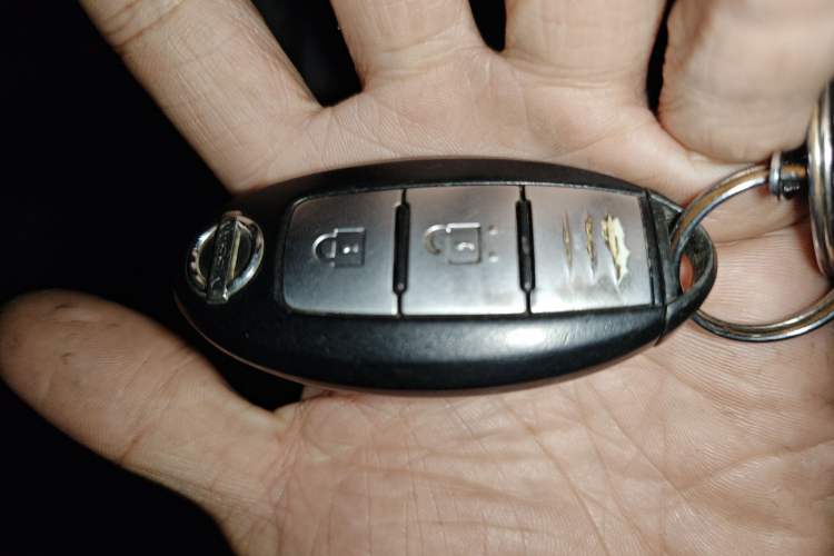 Used Nissan X-Trail 2014 2.0L CVT Comfort Edition 2WD Vehicle Key