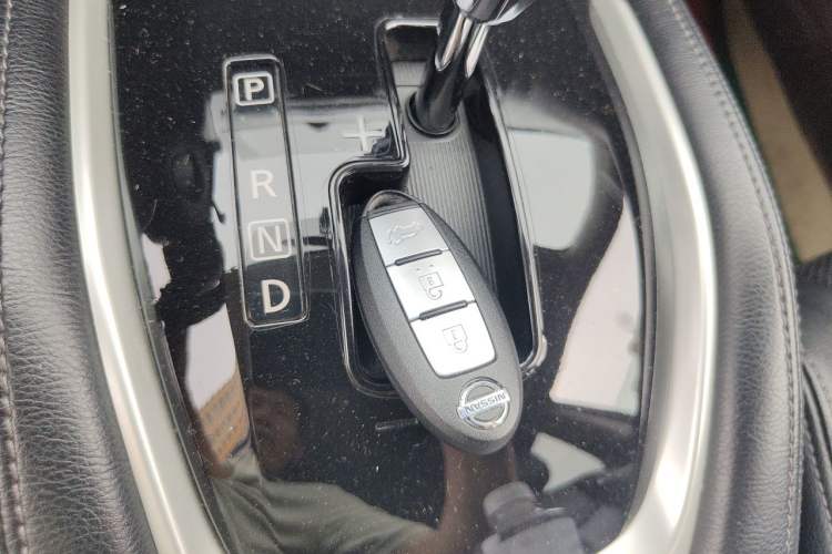 Used Nissan X-Trail 2014 2.5L CVT Luxury Edition 4WD Vehicle Key