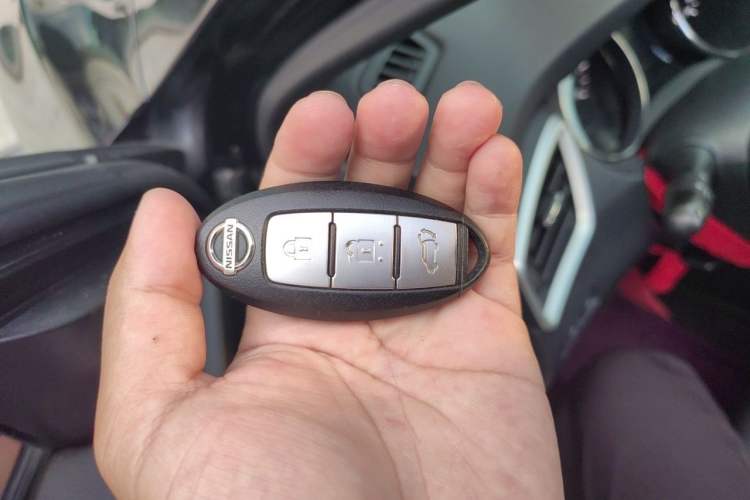 Used Nissan X-Trail 2014 2.5L CVT Luxury Edition 4WD Vehicle Key