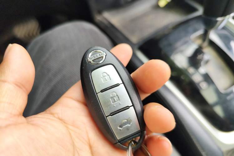 Used Nissan X-Trail 2014 2.5L CVT Luxury Edition 4WD Vehicle Key