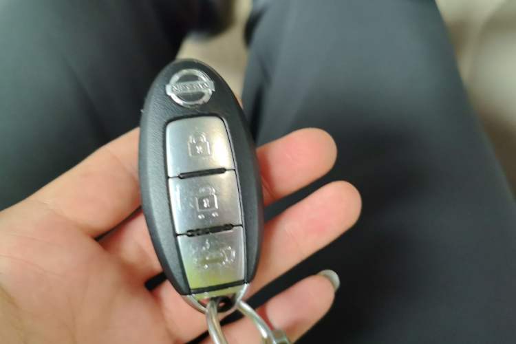 Used Nissan X-Trail 2014 2.0L CVT Comfort Edition 2WD Vehicle Key