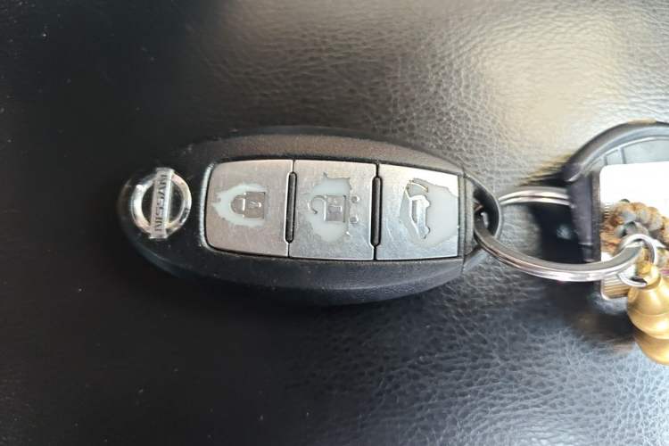 Used Nissan X-Trail 2014 2.5L CVT Luxury Edition 4WD Vehicle Key
