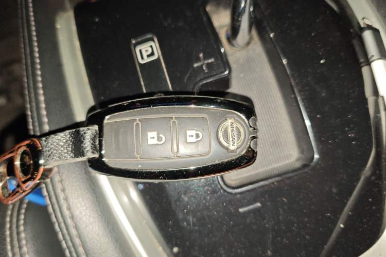 Used Nissan X-Trail 2014 2.0L CVT Comfort Edition 2WD Vehicle Key