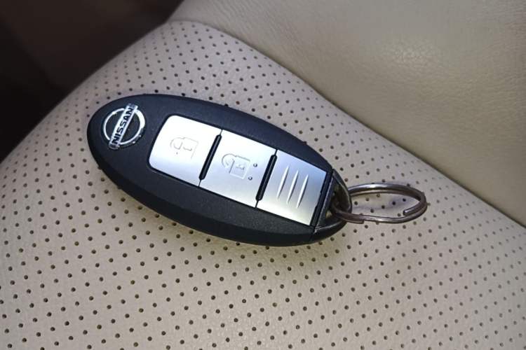 Used Nissan X-Trail 2014 2.0L CVT Comfort Edition 2WD Vehicle Key