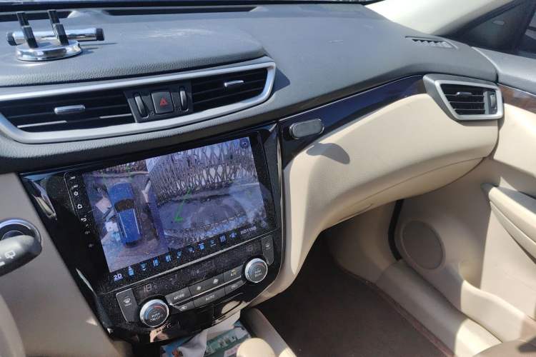 Used Nissan X-Trail 2014 2.0L CVT Smart Edition 2WD Audio And AC Panel