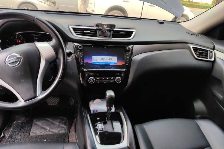 Used Nissan X-Trail 2014 2.0L CVT Comfort Edition 2WD Audio And AC Panel