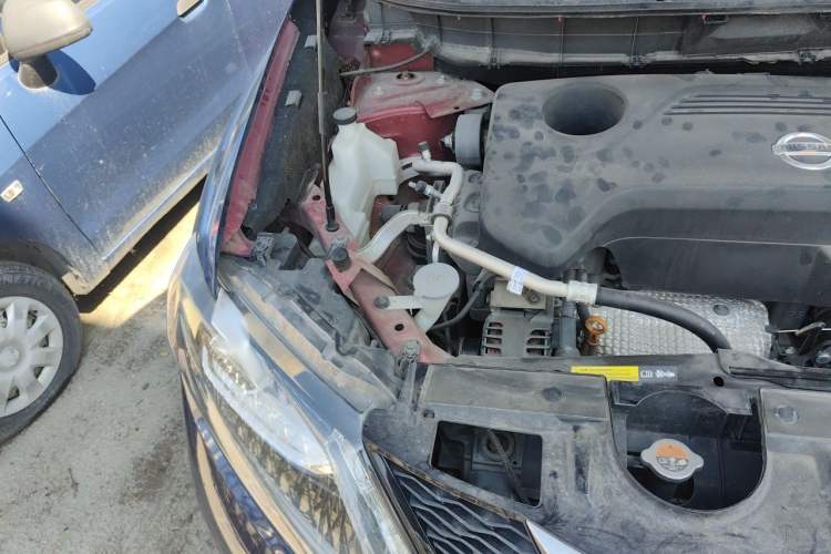 Used Nissan X-Trail 2014 2.0L CVT Smart Edition 2WD Engine Bay Right