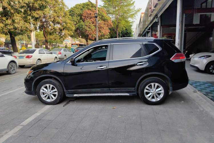 Used Nissan X-Trail 2014 2.0L CVT Comfort Edition 2WD Left Side