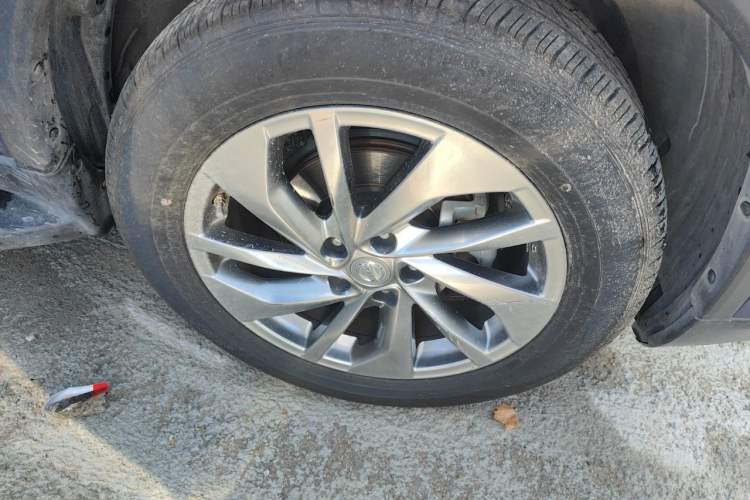 Used Nissan X-Trail 2014 2.0L CVT Smart Edition 2WD Right Front Wheel Hub