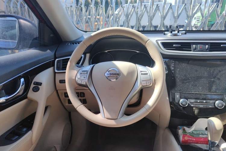 Used Nissan X-Trail 2014 2.0L CVT Smart Edition 2WD Steering Wheel