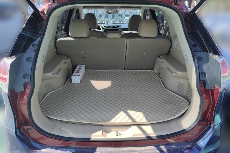 Used Nissan X-Trail 2014 2.0L CVT Smart Edition 2WD Trunk