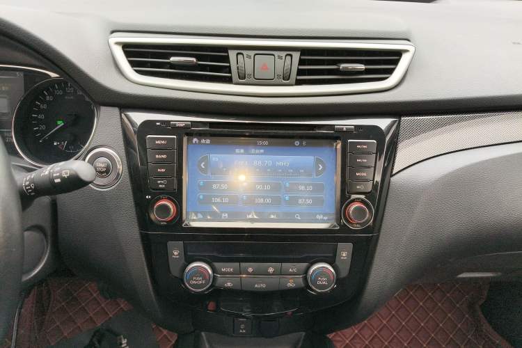 Used Nissan X-Trail 2014 2.5L CVT Leading Edition 4WD Audio And AC Panel