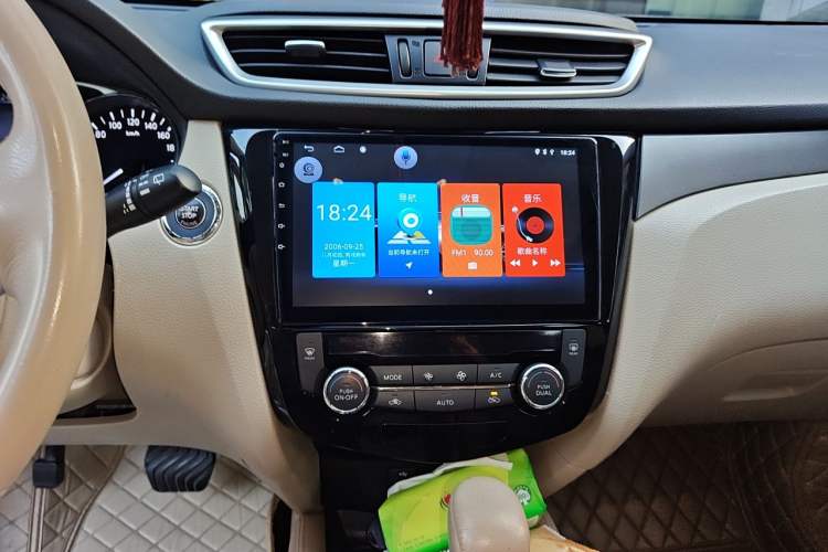 Used Nissan X-Trail 2014 2.0L CVT Comfort Edition 2WD Audio And AC Panel