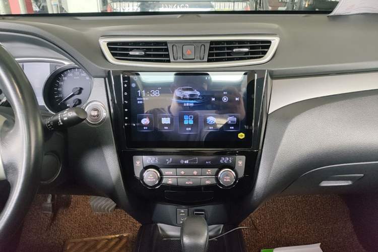 Used Nissan X-Trail 2014 2.0L CVT Comfort Edition 2WD Audio And AC Panel