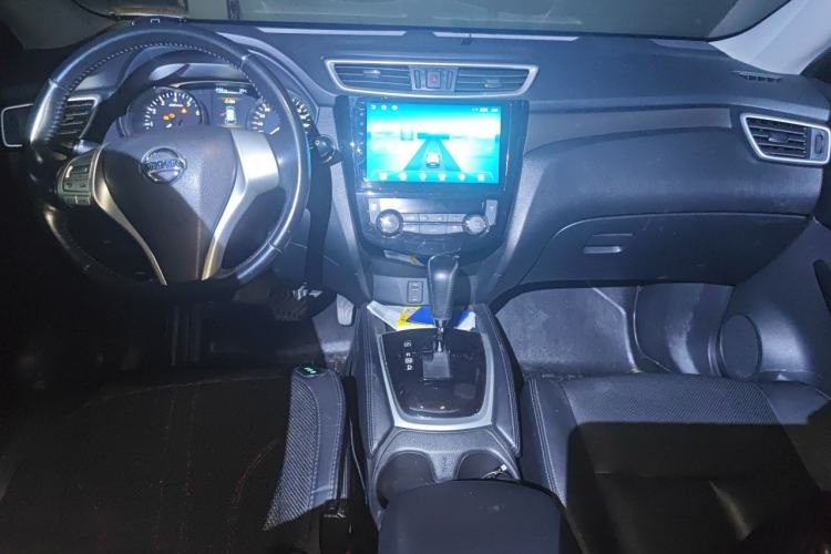Used Nissan X-Trail 2014 2.0L CVT Comfort Edition 2WD Center Console