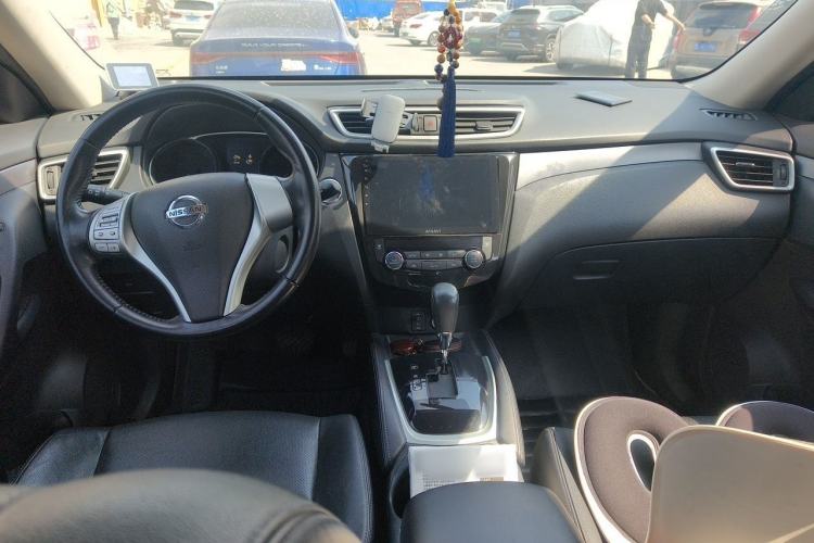 Used Nissan X-Trail 2014 2.0L CVT Comfort Edition 2WD Center Console