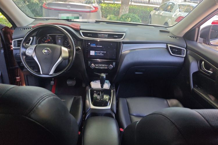 Used Nissan X-Trail 2014 2.0L CVT Comfort Edition 2WD Center Console