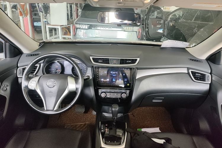 Used Nissan X-Trail 2014 2.0L CVT Comfort Edition 2WD Center Console