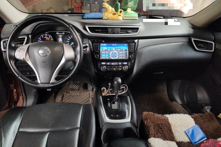 Used Nissan X-Trail 2014 2.0L CVT Comfort Edition 2WD Center Console
