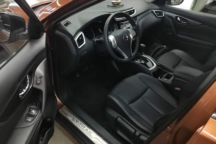 Used Nissan X-Trail 2014 2.0L CVT Comfort Edition 2WD Driver Seat