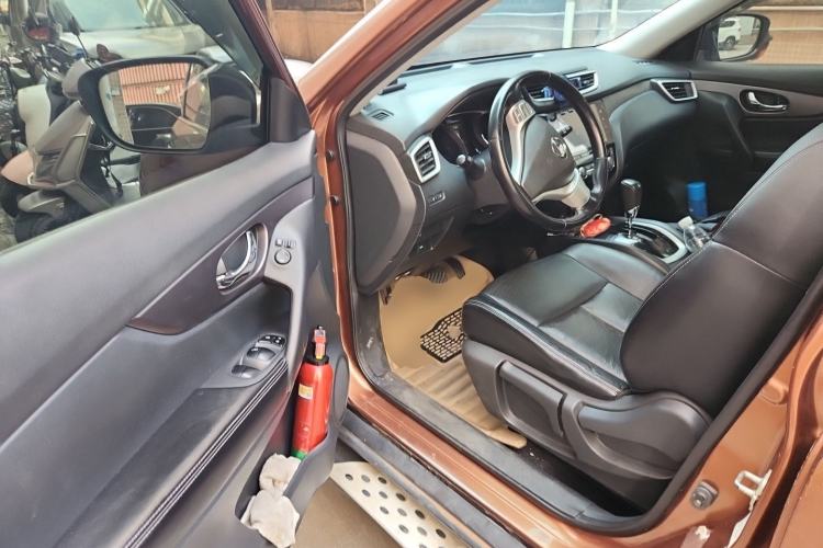 Used Nissan X-Trail 2014 2.0L CVT Comfort Edition 2WD Driver Seat
