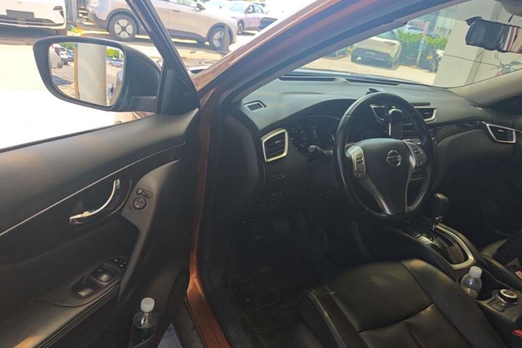 Used Nissan X-Trail 2014 2.5L CVT Ultimate Edition 4WD Driver Seat