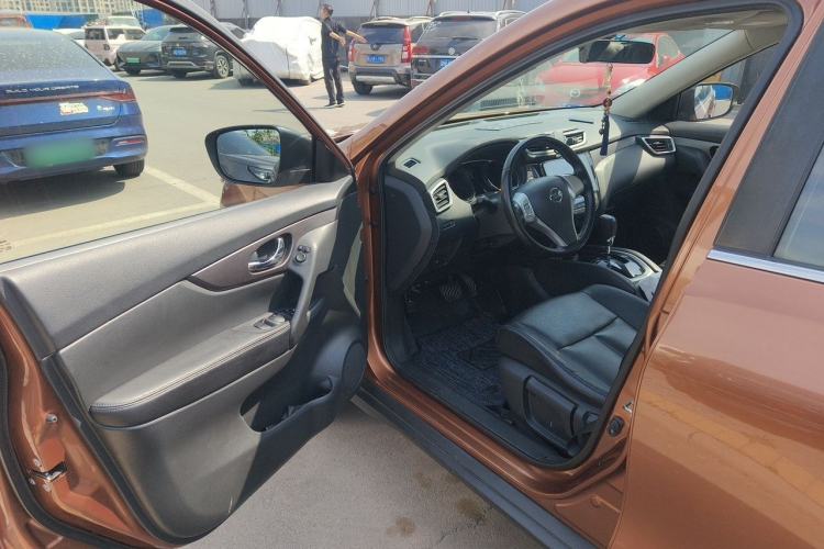 Used Nissan X-Trail 2014 2.0L CVT Comfort Edition 2WD Driver Seat