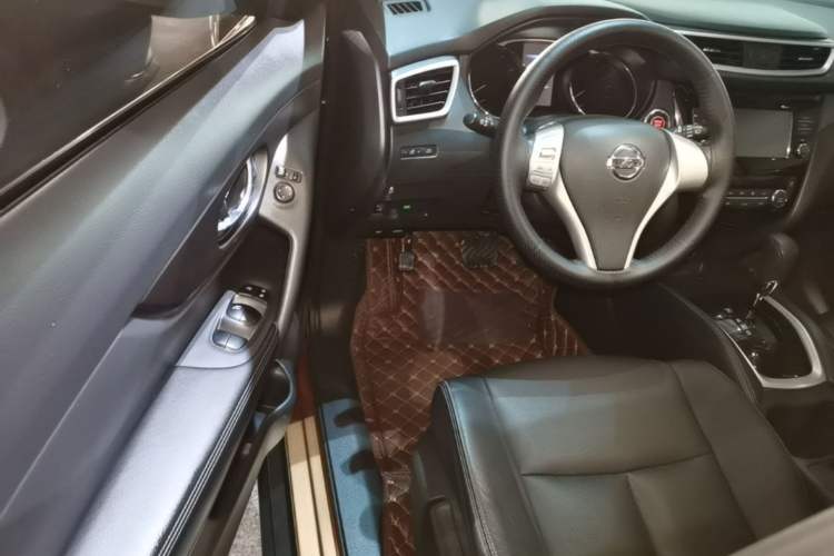 Used Nissan X-Trail 2014 2.0L CVT Comfort Edition 2WD Driver Seat