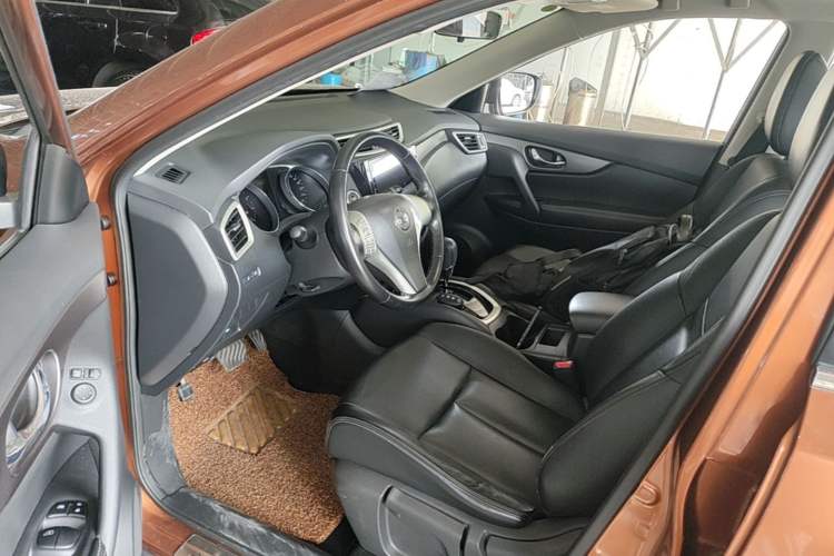 Used Nissan X-Trail 2014 2.0L CVT Comfort Edition 2WD Driver Seat