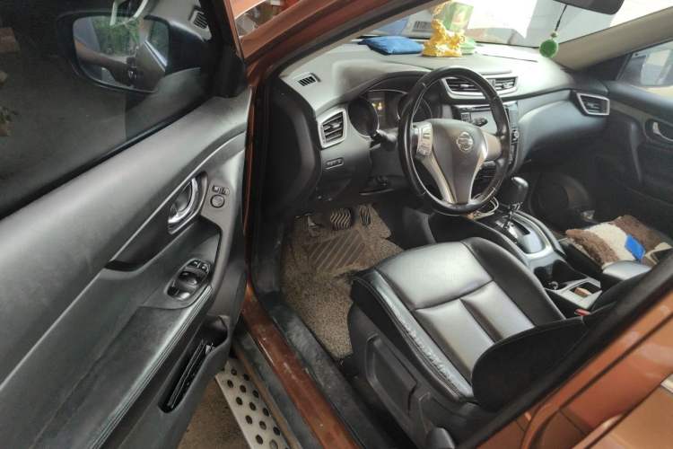 Used Nissan X-Trail 2014 2.0L CVT Comfort Edition 2WD Driver Seat