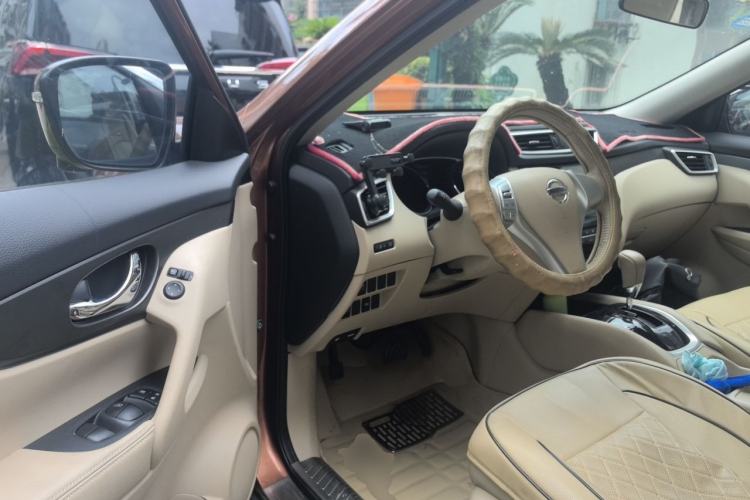 Used Nissan X-Trail 2014 2.0L CVT Comfort Edition 2WD Driver Seat